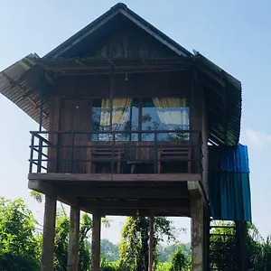  Lodge Paddy Field Hut